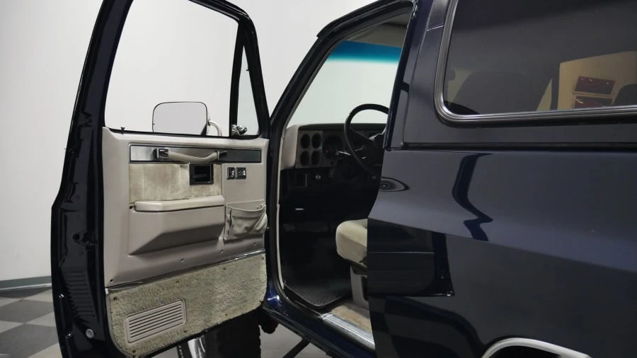 1991 GMC Jimmy 2nd Gen - Image 17 of 18