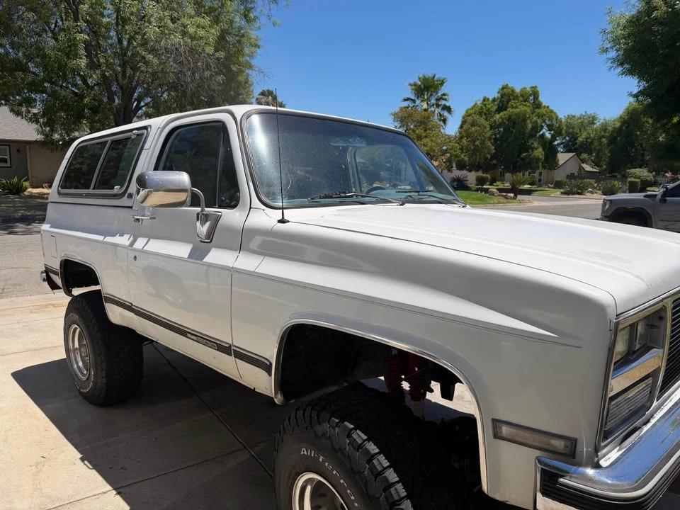 1991 GMC Jimmy 2nd Gen - Image 2 of 4