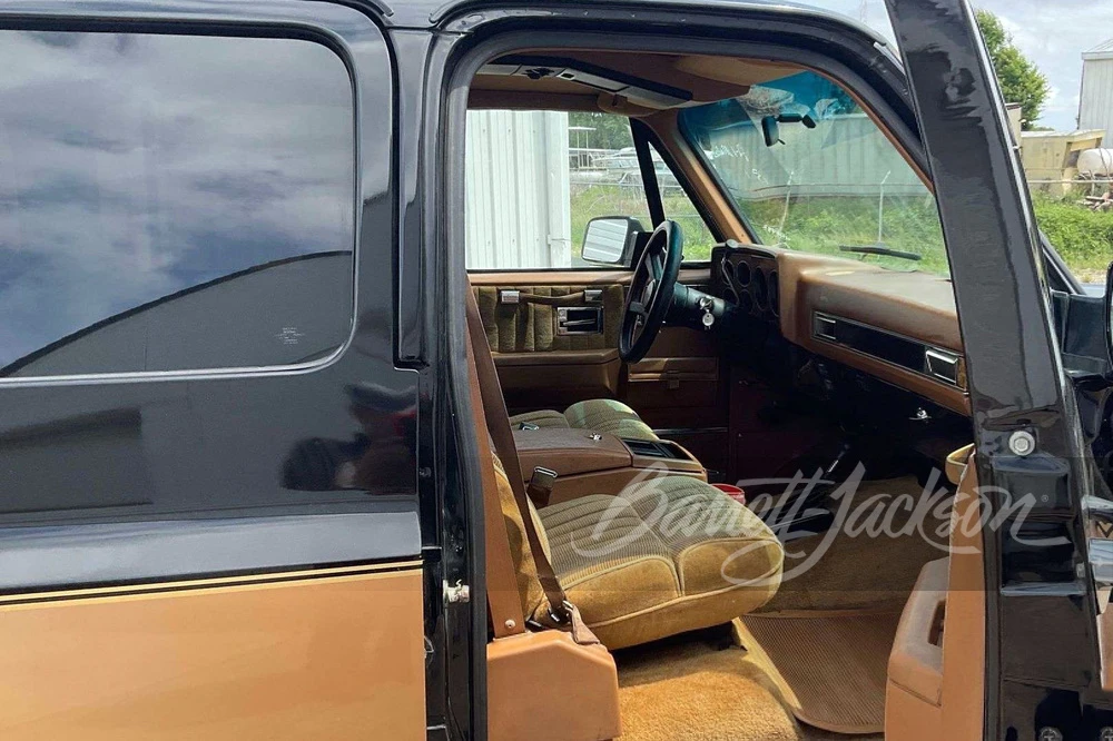 1991 GMC Suburban 7th Gen - Image 3 of 9