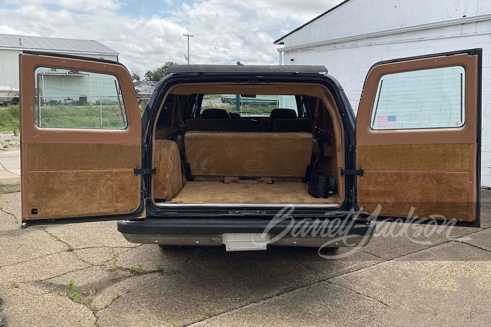 1991 GMC Suburban 7th Gen - Image 5 of 9