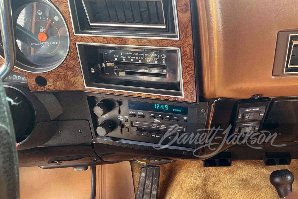 1991 GMC Suburban 7th Gen - Image 6 of 9