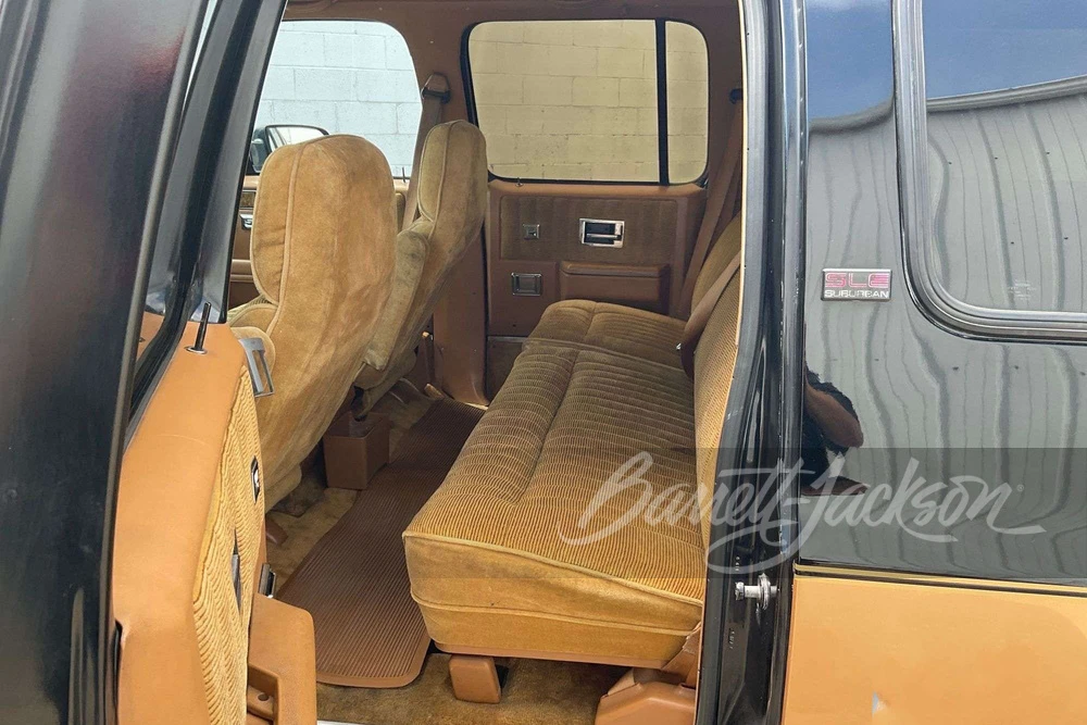 1991 GMC Suburban 7th Gen - Image 7 of 9