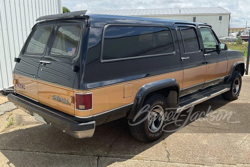1991 GMC Suburban 7th Gen - Image 8 of 9