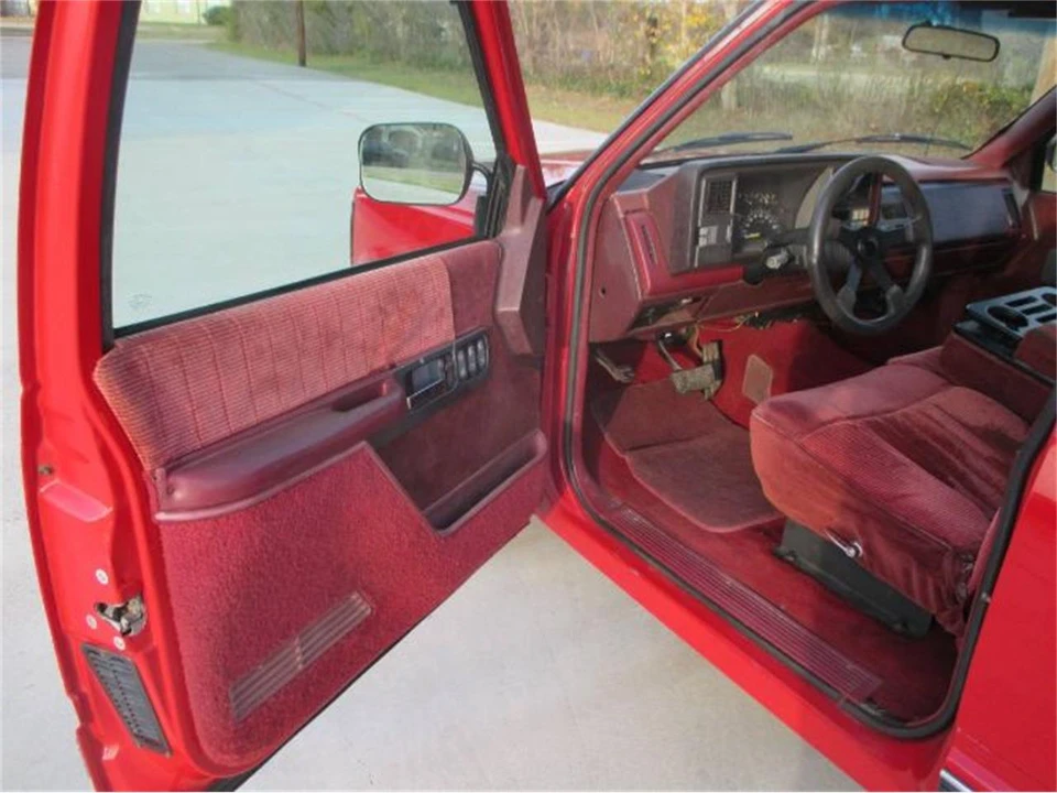 1991 GMC Sierra 1st Gen - Image 25 of 30