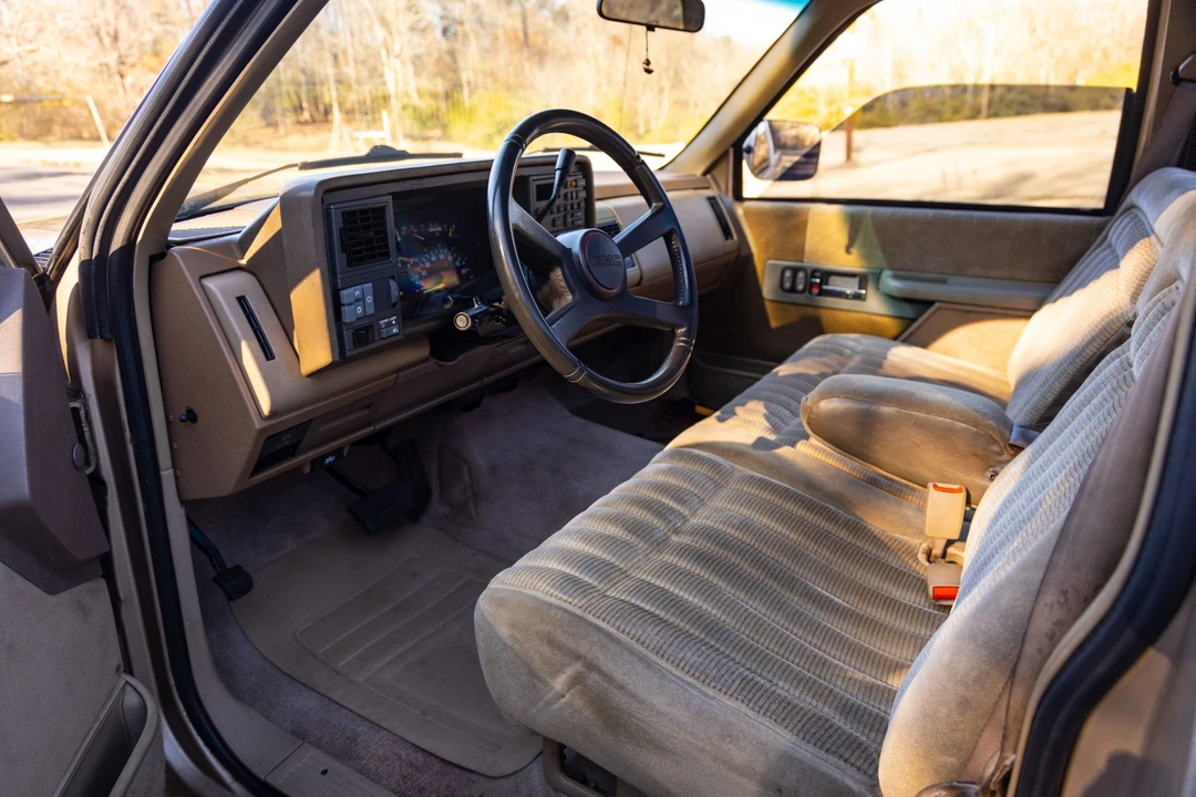 1991 GMC Sierra 1st Gen - Image 17 of 30