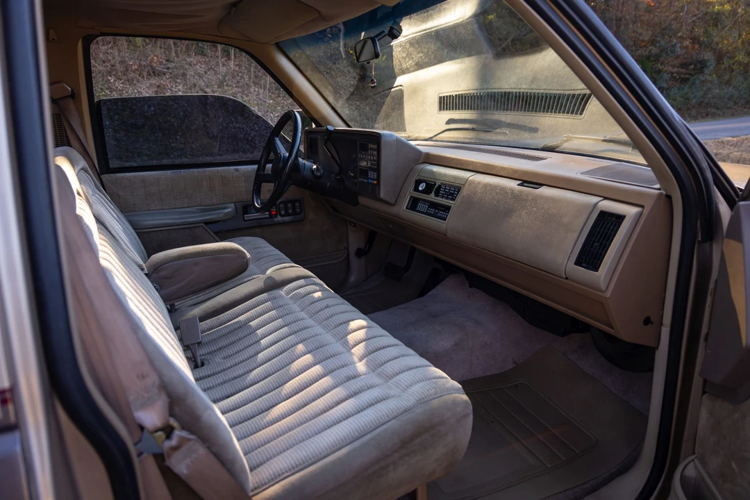 1991 GMC Sierra 1st Gen - Image 18 of 30