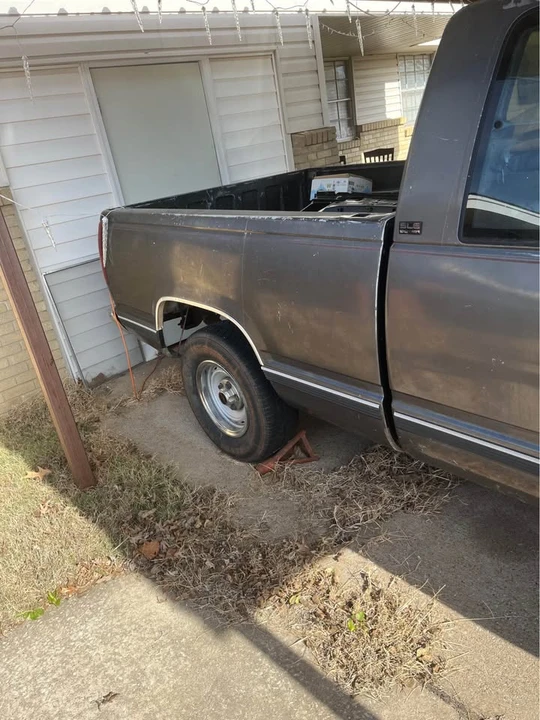 1991 GMC Sierra 1st Gen - Image 2 of 9