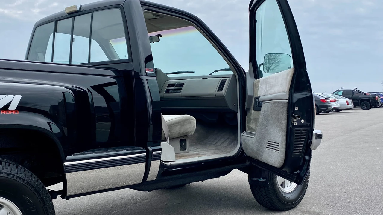 1991 GMC Sierra 1st Gen - Image 9 of 18