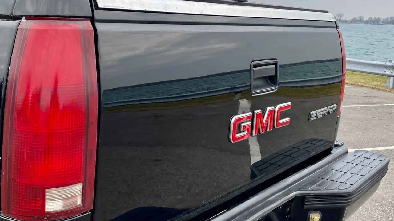 1991 GMC Sierra 1st Gen - Image 11 of 18