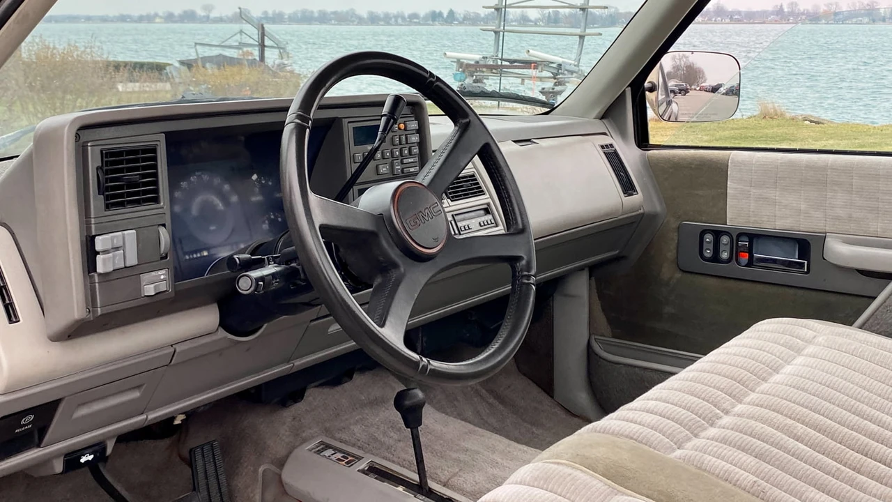 1991 GMC Sierra 1st Gen - Image 16 of 18