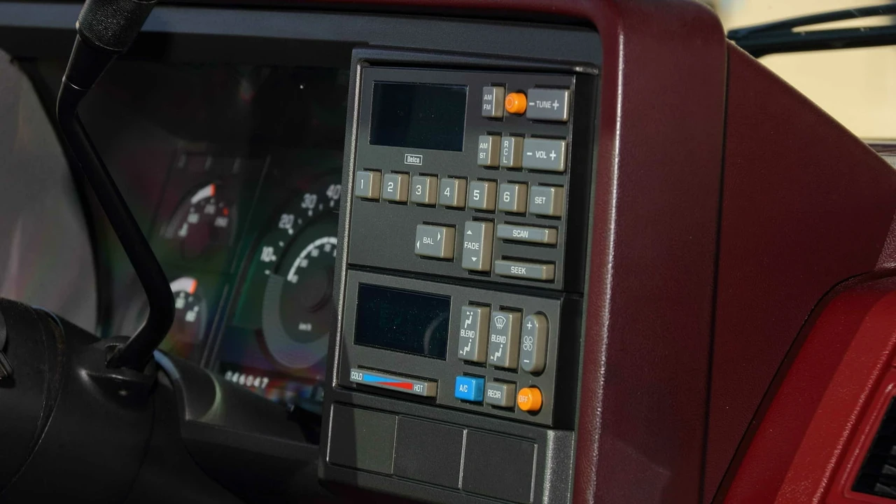 1991 GMC Sierra 1st Gen - Image 24 of 29