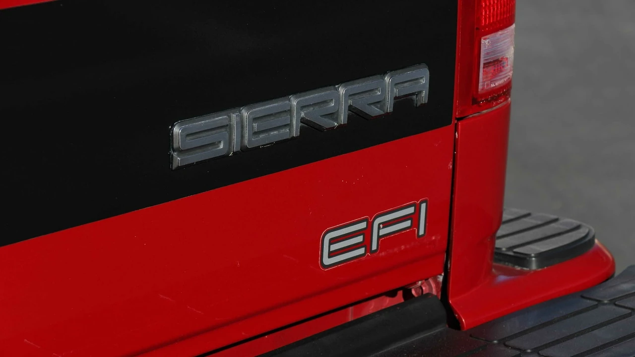 1991 GMC Sierra 1st Gen - Image 27 of 29