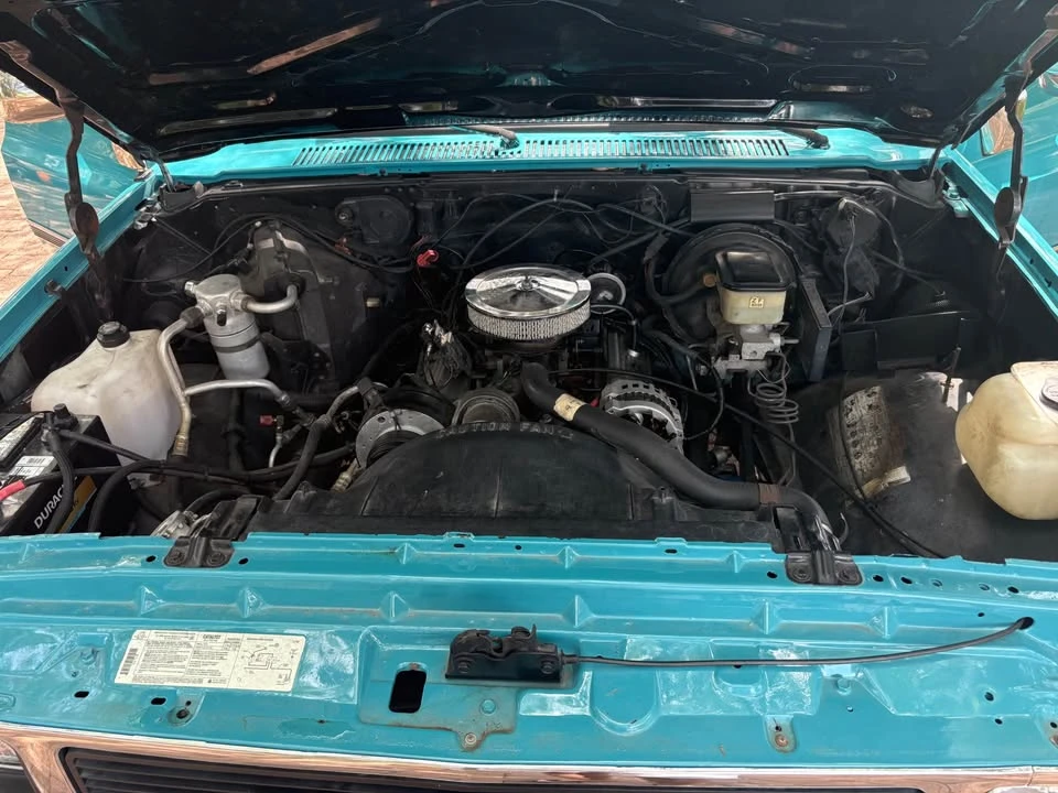 1991 GMC Suburban 7th Gen - Image 17 of 20