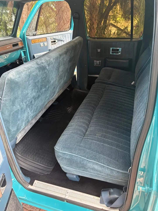 1991 GMC Suburban 7th Gen - Image 15 of 20