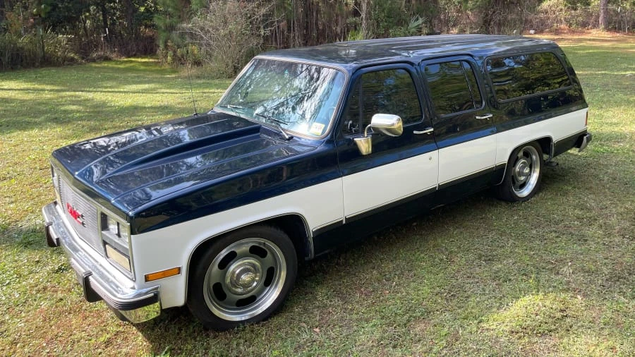 1991 GMC Suburban 7th Gen - Image 2 of 3