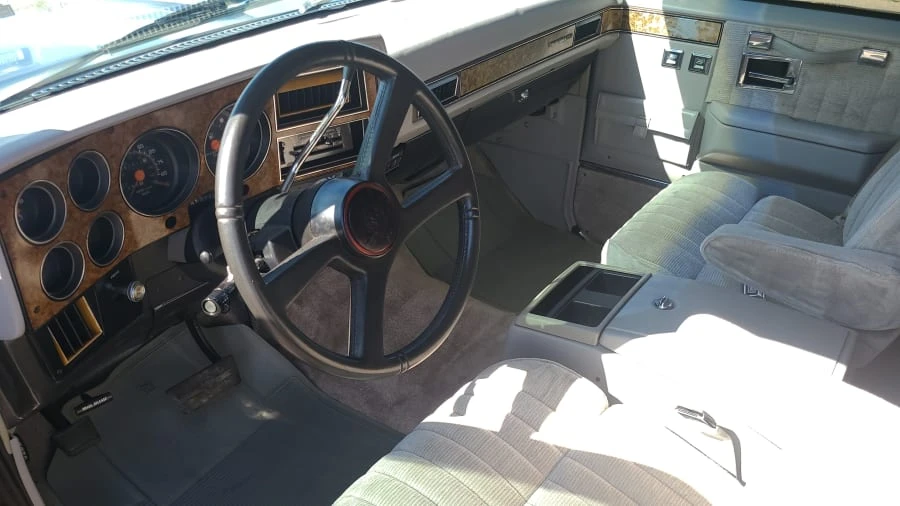 1991 GMC Suburban 7th Gen - Image 4 of 22