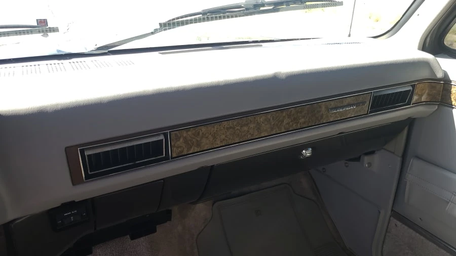 1991 GMC Suburban 7th Gen - Image 6 of 22
