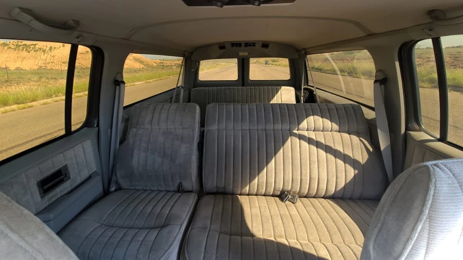 1991 GMC Suburban 7th Gen - Image 7 of 22