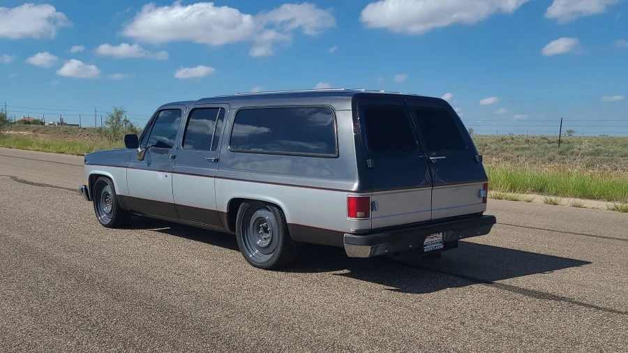 1991 GMC Suburban 7th Gen - Image 12 of 22