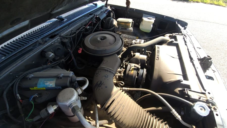 1991 GMC Suburban 7th Gen - Image 14 of 22