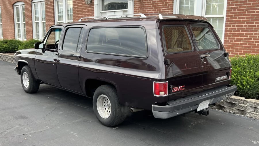 1991 GMC Suburban 7th Gen - Image 3 of 9