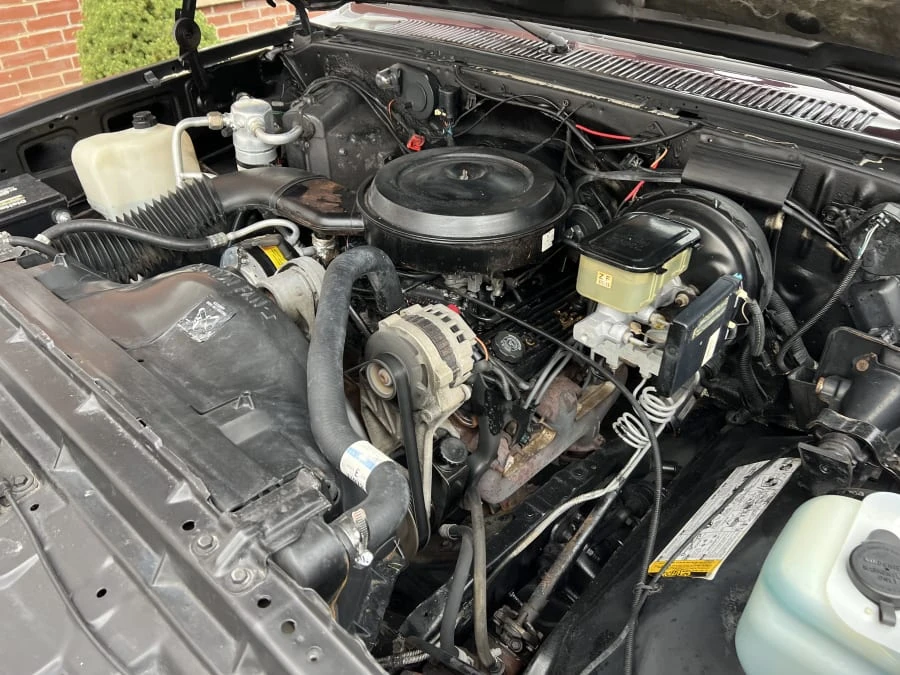 1991 GMC Suburban 7th Gen - Image 8 of 9