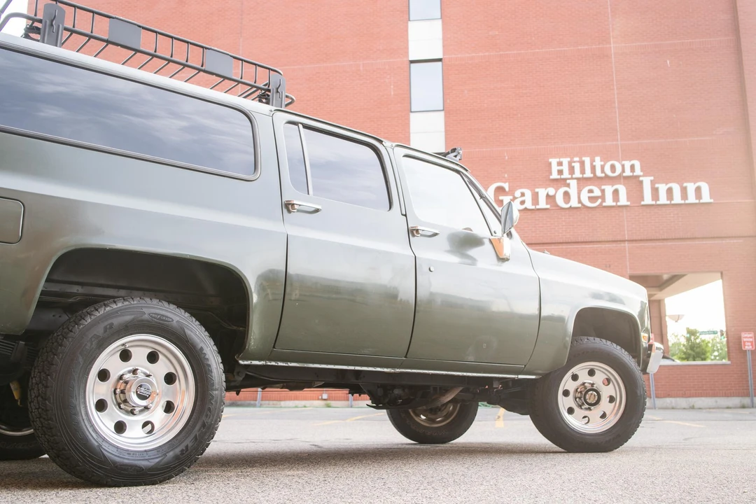 1991 GMC Suburban 7th Gen - Image 23 of 31