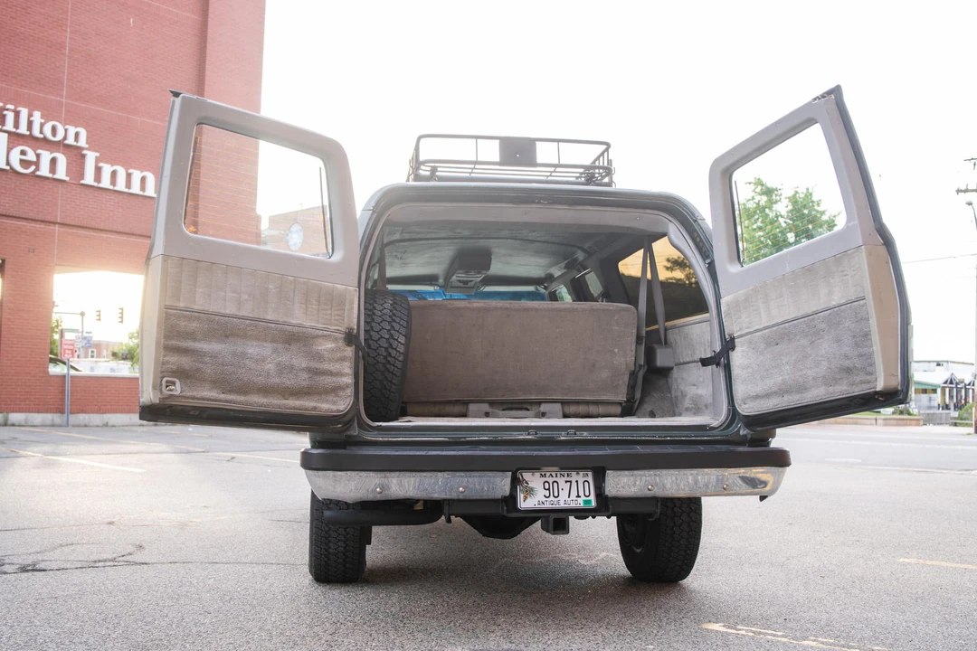 1991 GMC Suburban 7th Gen - Image 22 of 31
