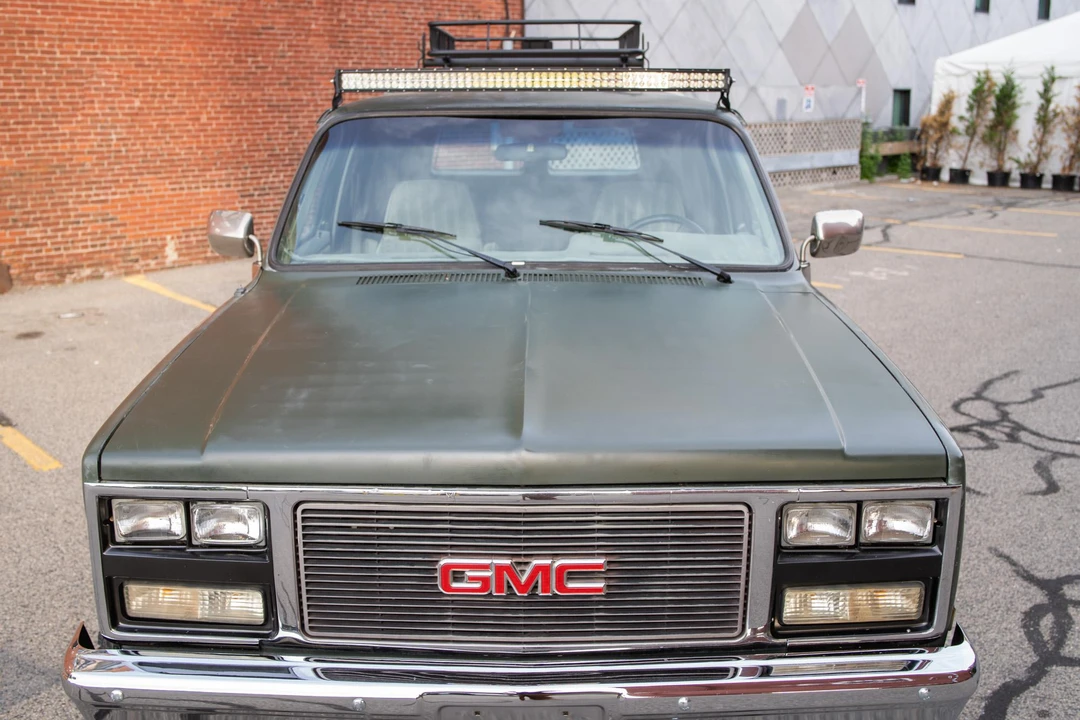 1991 GMC Suburban 7th Gen - Image 6 of 31