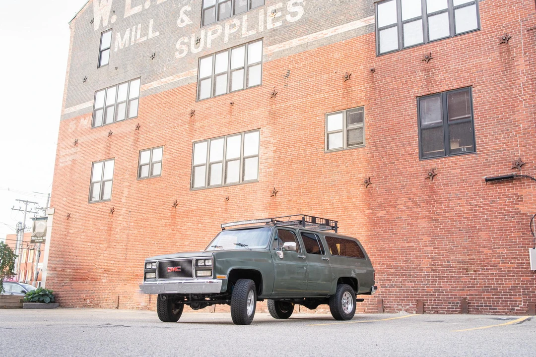 1991 GMC Suburban 7th Gen - Image 12 of 31