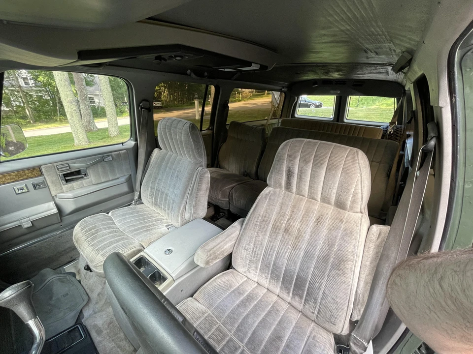1991 GMC Suburban 7th Gen - Image 31 of 31