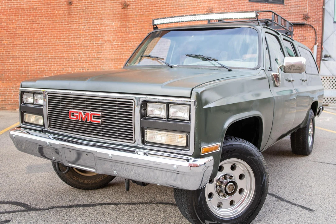 1991 GMC Suburban 7th Gen - Image 7 of 31