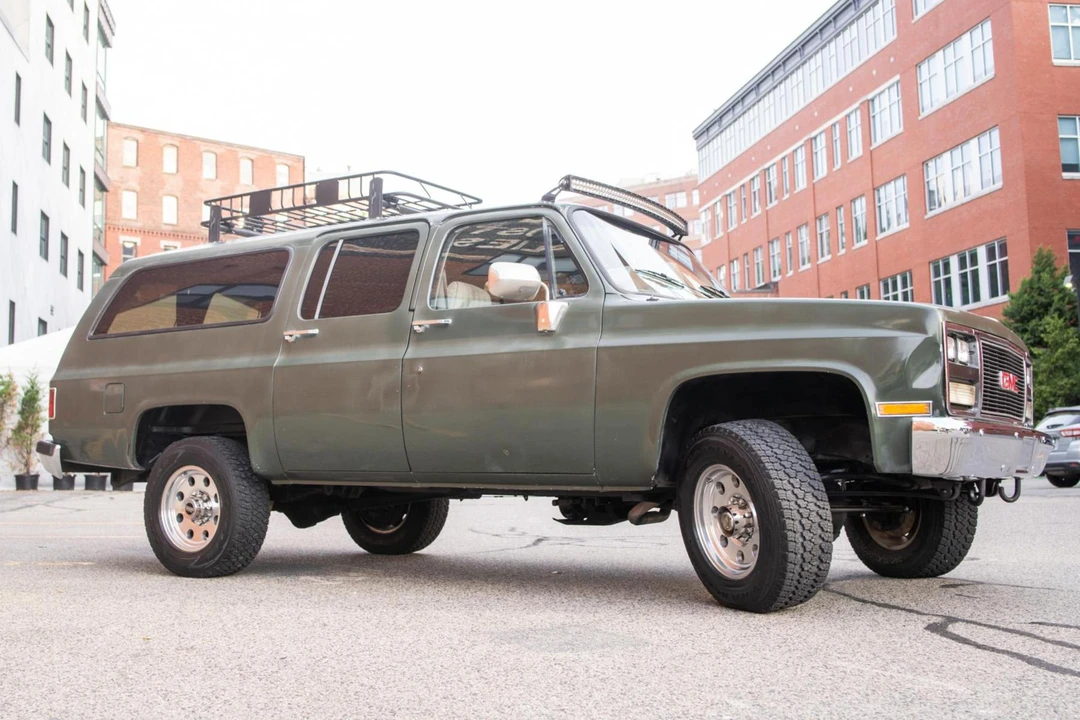 1991 GMC Suburban 7th Gen - Image 15 of 31