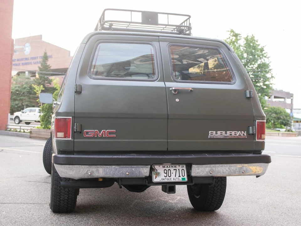 1991 GMC Suburban 7th Gen - Image 5 of 31
