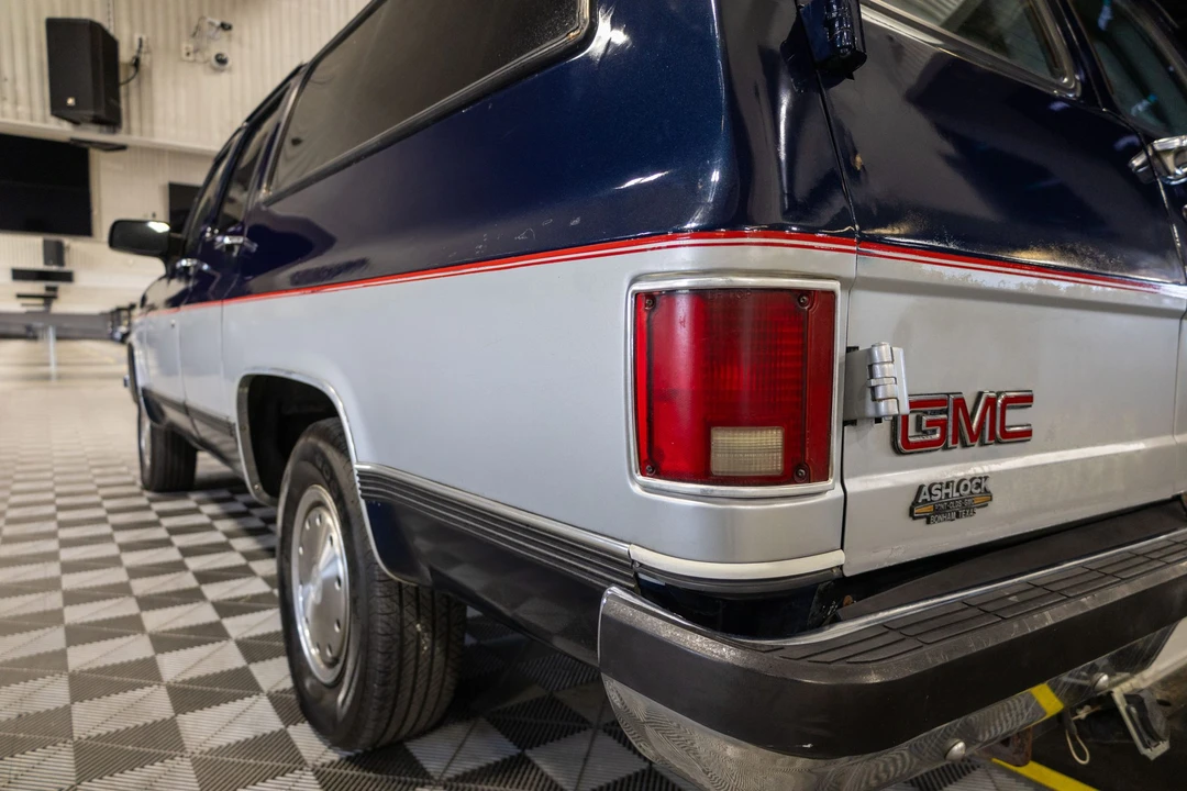 1991 GMC Suburban 7th Gen - Image 17 of 31