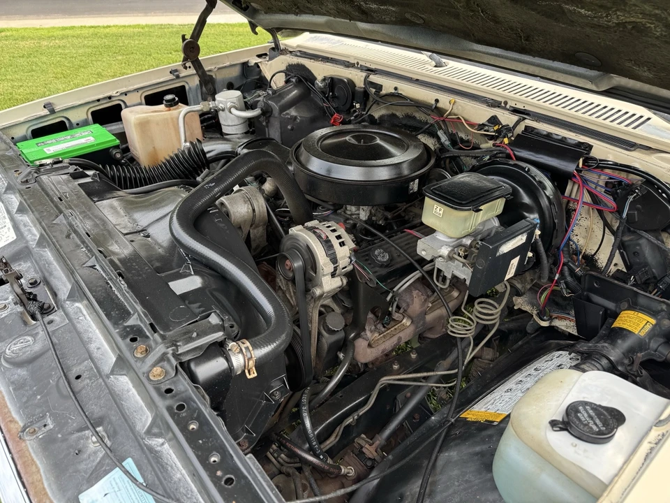 1991 GMC Suburban 7th Gen - Image 20 of 21