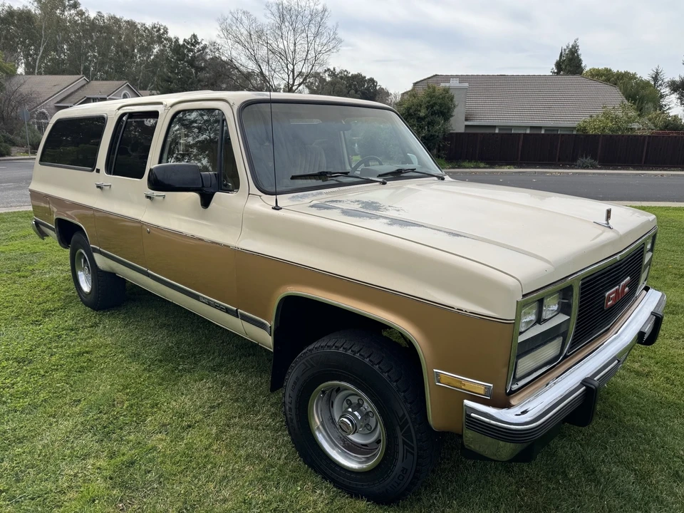 1991 GMC Suburban 7th Gen - Image 8 of 21