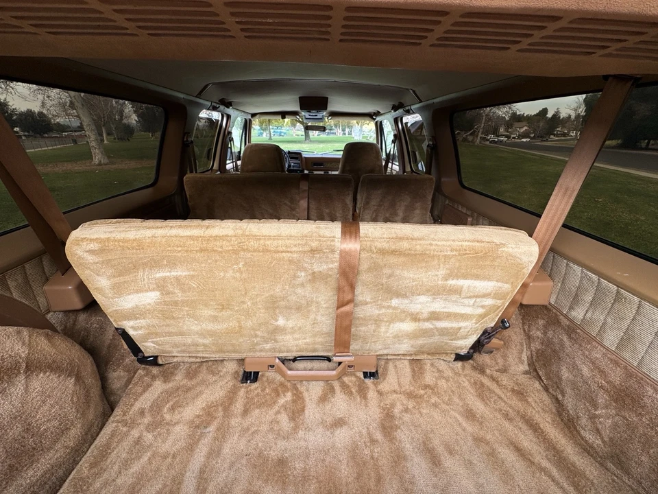 1991 GMC Suburban 7th Gen - Image 21 of 21