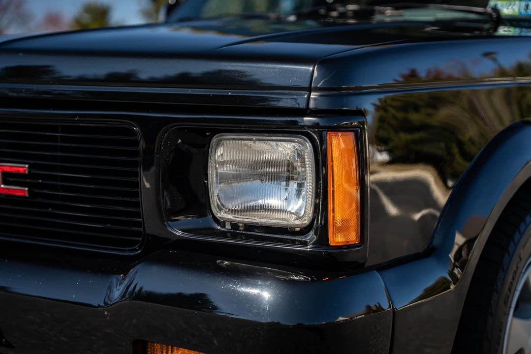1991 GMC Syclone - Image 25 of 31