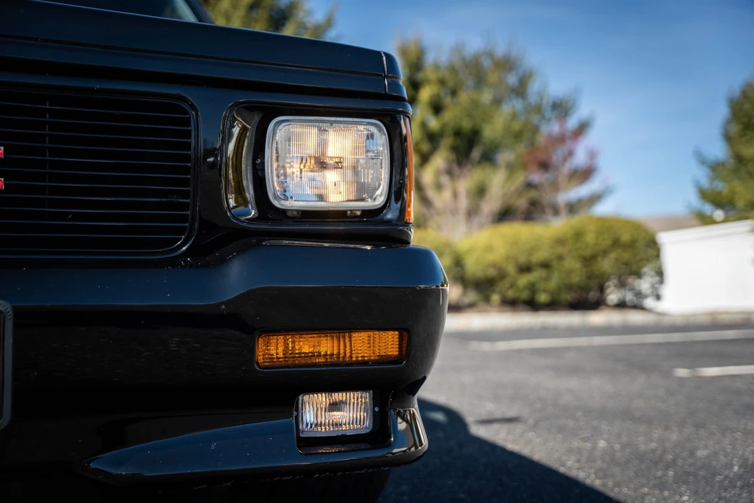 1991 GMC Syclone - Image 28 of 31