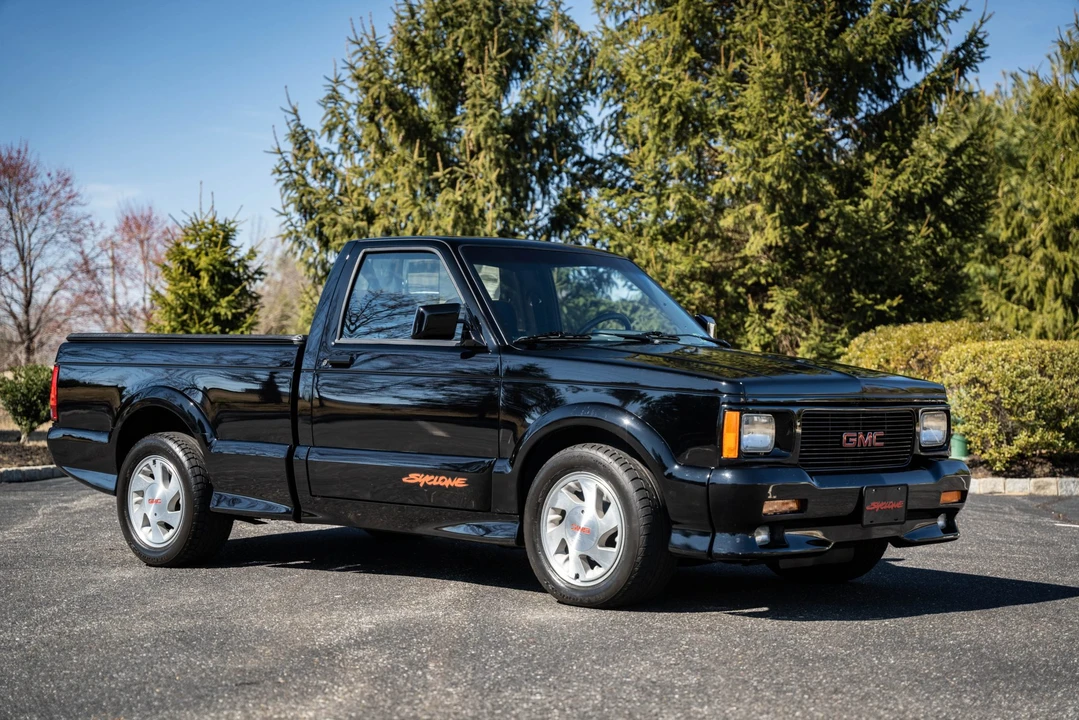 1991 GMC Syclone - Image 2 of 31