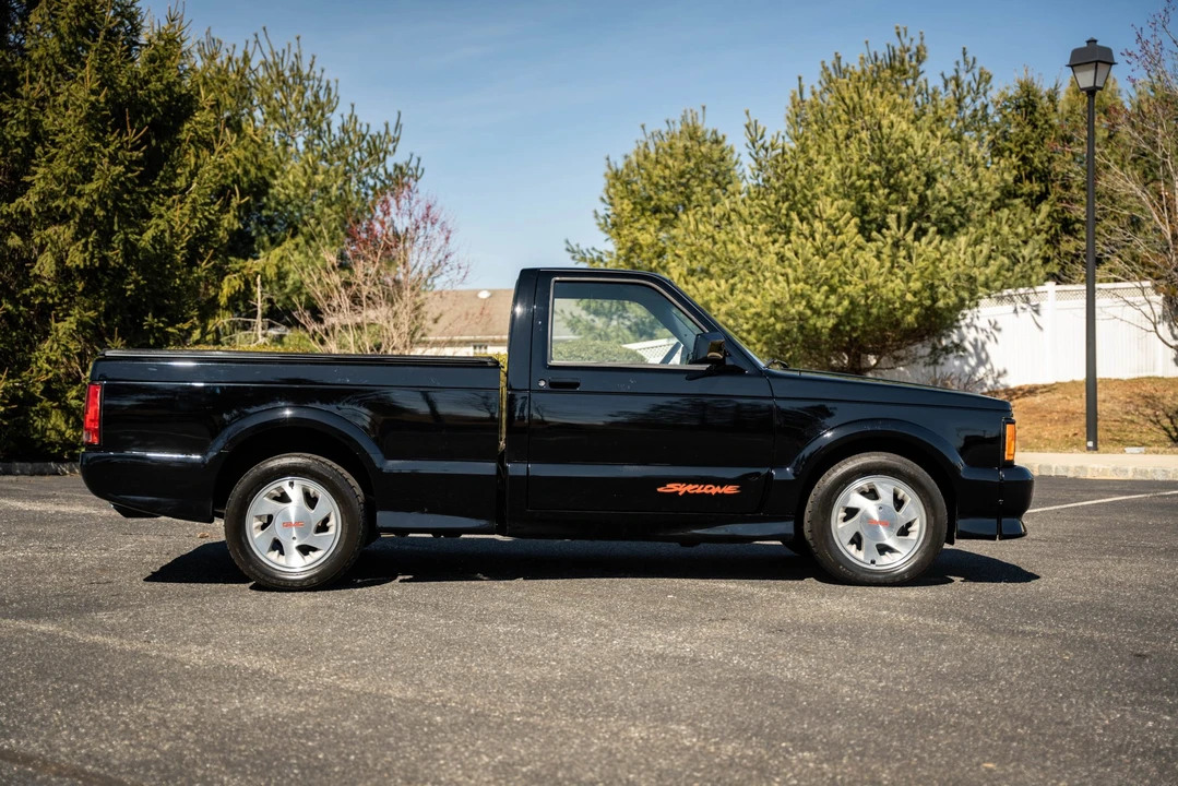 1991 GMC Syclone - Image 4 of 31