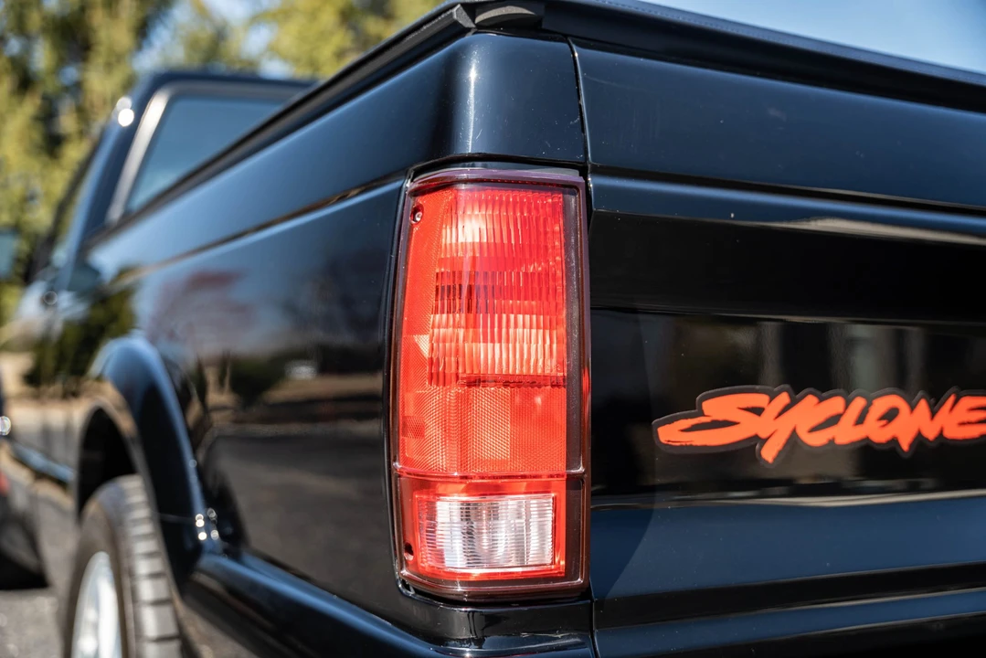 1991 GMC Syclone - Image 29 of 31