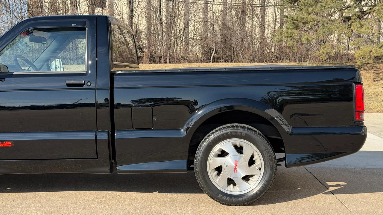 1991 GMC Syclone - Image 9 of 31