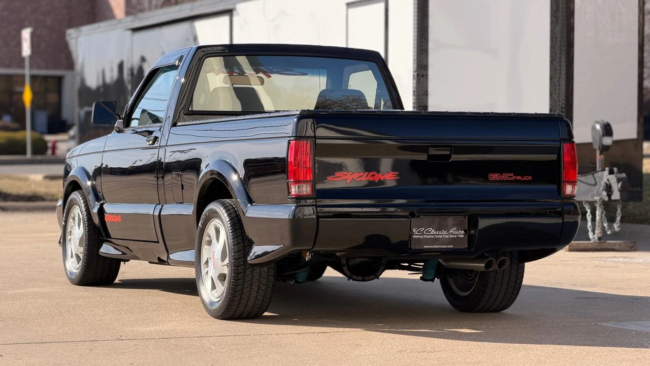 1991 GMC Syclone - Image 10 of 31
