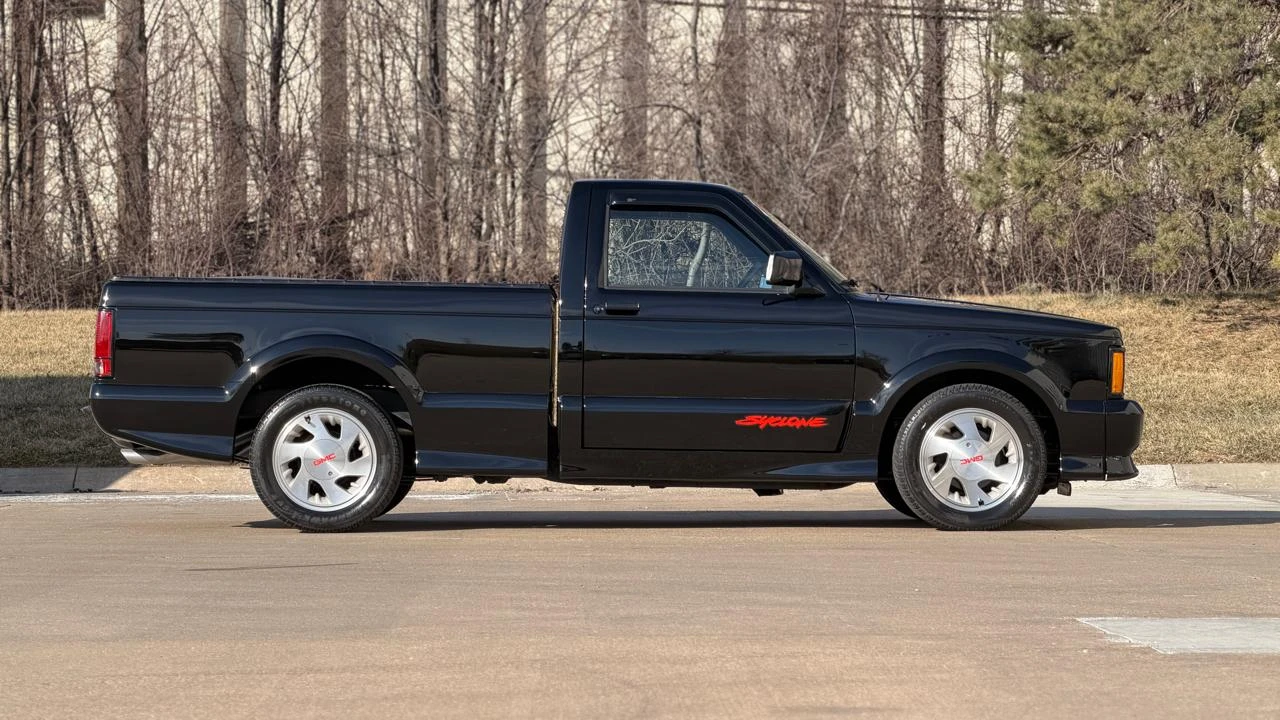 1991 GMC Syclone - Image 13 of 31