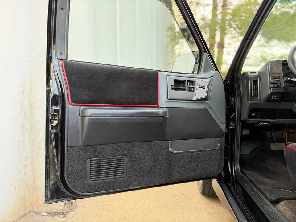 1991 GMC Syclone - Image 25 of 31
