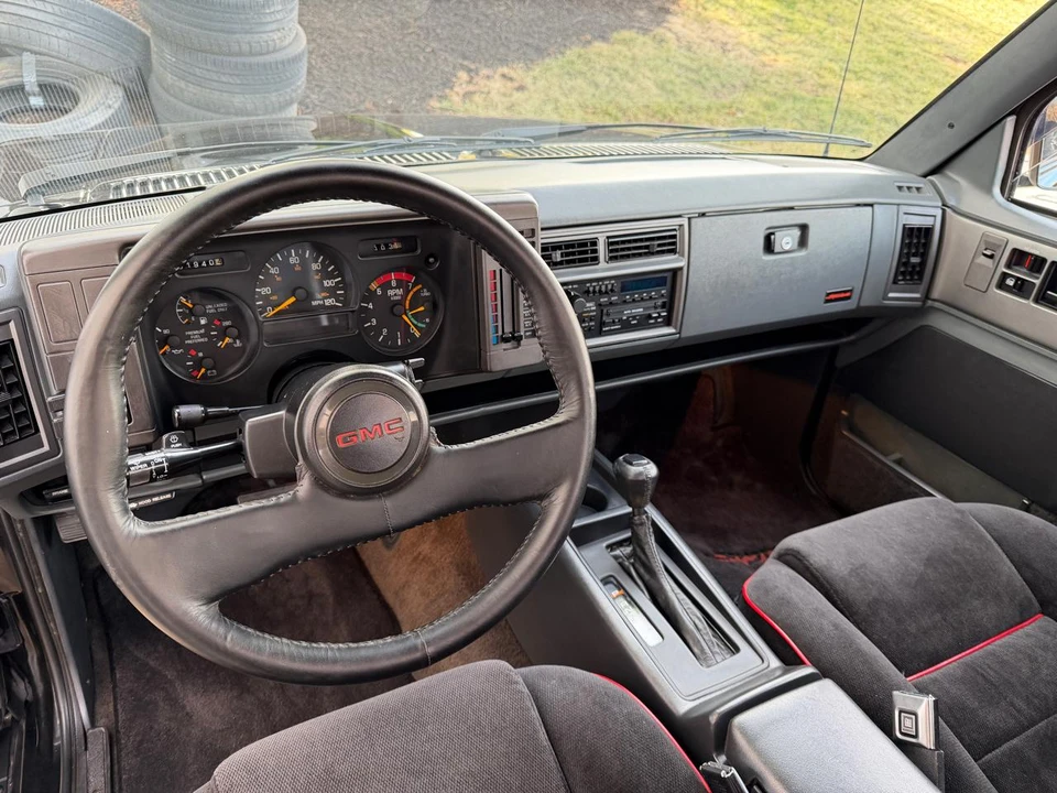1991 GMC Syclone - Image 28 of 31