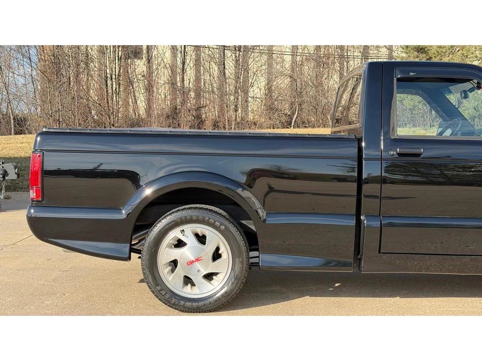 1991 GMC Syclone - Image 13 of 31