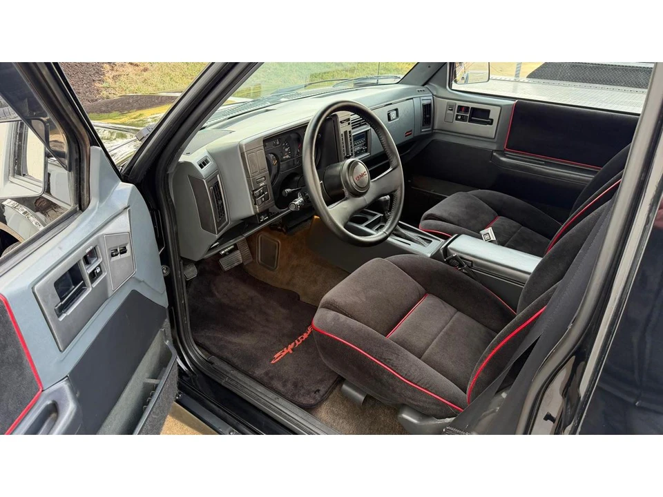 1991 GMC Syclone - Image 30 of 31